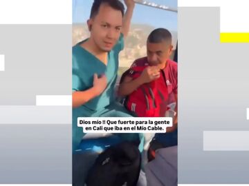 Vídeo: "¡Dios mío, por favor!": El terremoto de Colombia hace temblar unos teleféricos en Cali y desata la angustia de sus pasajeros Vídeo: "¡Dios mío, por favor!": El terremoto de Colombia hace temblar unos teleféricos en Cali y desata la angustia de sus pasajeros