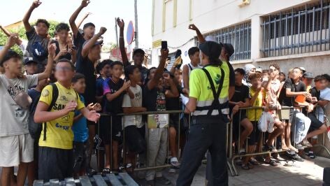 El Gobierno informar&aacute; de los riesgos del eclipse al "elevado n&uacute;mero de inmigrantes" que se encuentran en Ceuta