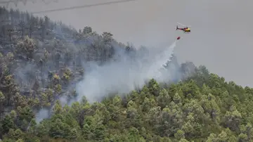 El incendio de Las Peñas de Riglos (Huesca) continúa avanzando con 3.500 hectáreas quemadas y más de 500 evacuados El incendio de Las Peñas de Riglos (Huesca) continúa avanzando con 3.500 hectáreas quemadas y más de 500 evacuados