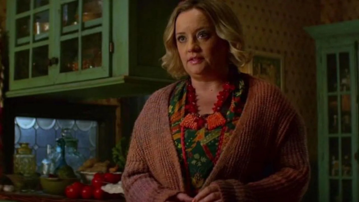 Lucy Davis como Hilda Spellman en Sabrina Lucy Davis como Hilda Spellman en Sabrina