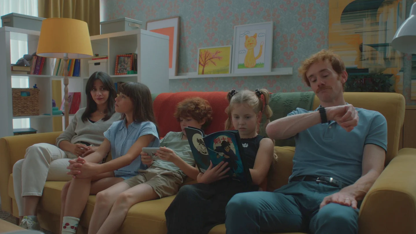 Álex llega con un misterio a Padre no hay más que uno, la serie Álex llega con un misterio a Padre no hay más que uno, la serie