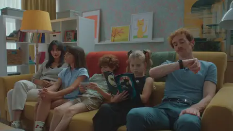Álex llega con un misterio a Padre no hay más que uno, la serie Álex llega con un misterio a Padre no hay más que uno, la serie