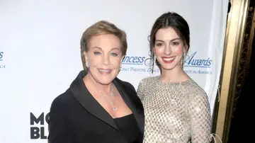 Julie Andrews y Anne Hathaway Julie Andrews y Anne Hathaway