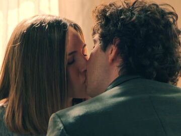 Claudia fantasea con besar a Miguel durante su visita, &iquest;se atrever&aacute; confes&aacute;rselo?