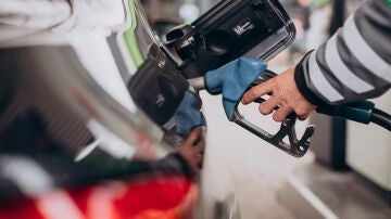Sindicatos lamentan la subida de los combustibles y se&ntilde;alan que la inflaci&oacute;n "empobrece a la poblaci&oacute;n"