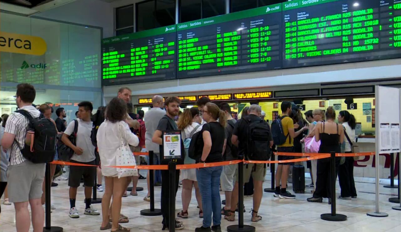 Caos en Rodalies: miles de barceloneses se quedaron sin ver el eclipse 