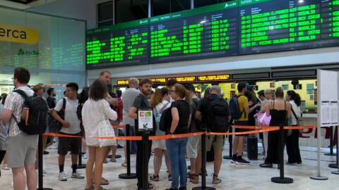 Caos en Rodalies: miles de barceloneses se quedaron sin ver el eclipse 