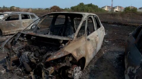 34 coches calcinados en el incendio de un solar en Pe&ntilde;&iacute;scola
