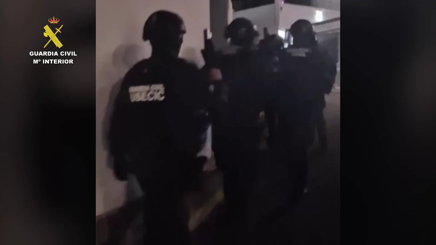 Intervenidas 13 toneladas del gas de la risa en Tenerife Intervenidas 13 toneladas del gas de la risa en Tenerife
