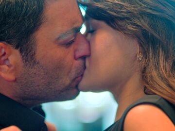 La huida de Alya termina en un beso: Cihan confiesa por fin su amor en los pr&oacute;ximos cap&iacute;tulos 