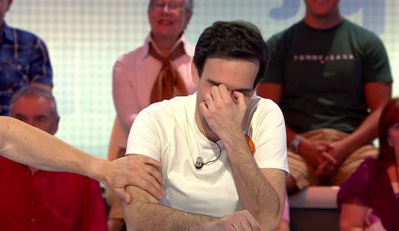 “Hay que estar ahí”: El lapsus de Javier en Pasapalabra al crear… ¡la piña ibérica!