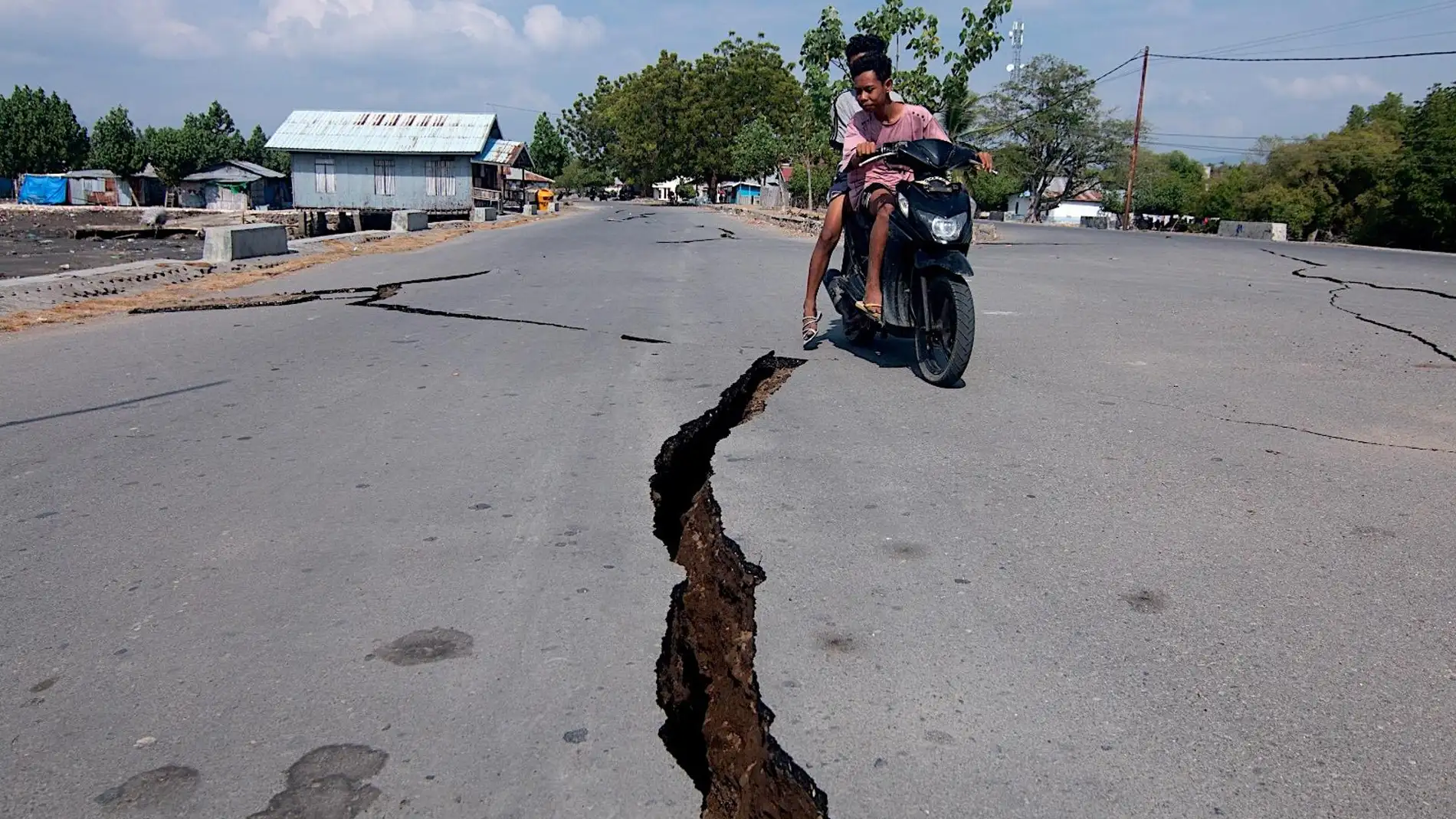 Imagen de archivo del terremoto en la isla indonesia de Flores Imagen de archivo del terremoto en la isla indonesia de Flores