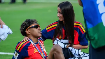 Lamine Yamal e Inés García tras el Mundial conquistado por España Lamine Yamal e Inés García tras el Mundial conquistado por España
