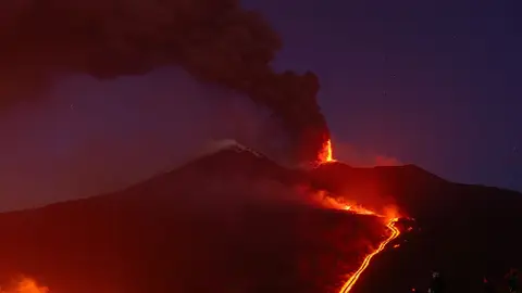 El volcán siciliano Etna en una imagen de archivo. El volcán siciliano Etna en una imagen de archivo.