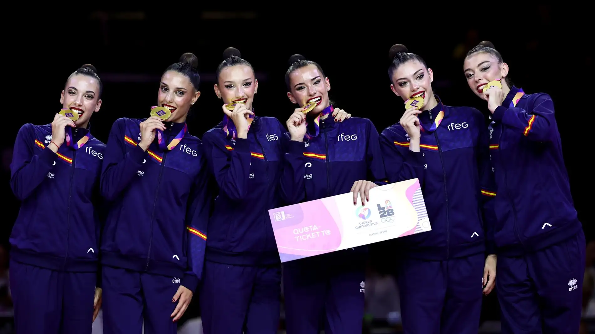 El equipo español de gimnasia rítmica, formado por Inés Bergua, Salma Solaun, Andrea Corral, Andrea Fernández, Lucía Muñoz y Marina Cortelles, en el Campeonato del Mundo. El equipo español de gimnasia rítmica, formado por Inés Bergua, Salma Solaun, Andrea Corral, Andrea Fernández, Lucía Muñoz y Marina Cortelles, en el Campeonato del Mundo.