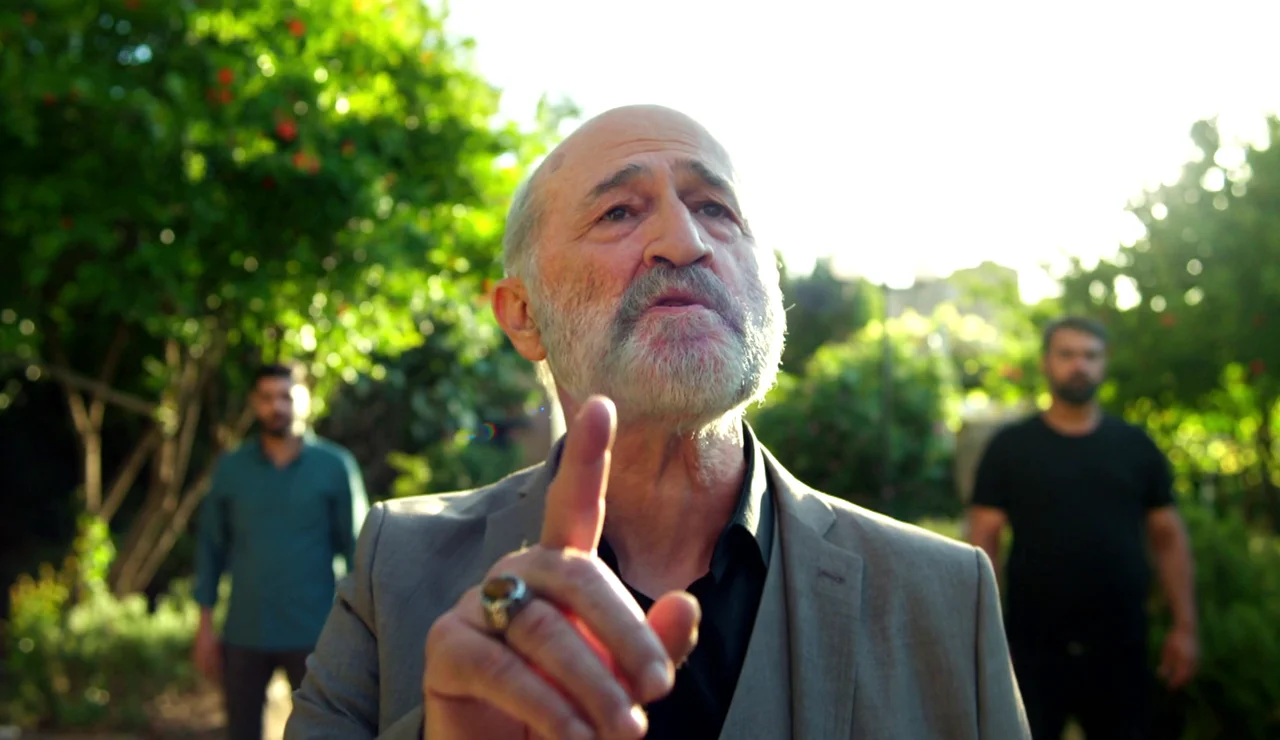 Ecmel vuelve a la mansión Albora dispuesto a todo: “Te has cavado tu propia tumba, Sadakat”