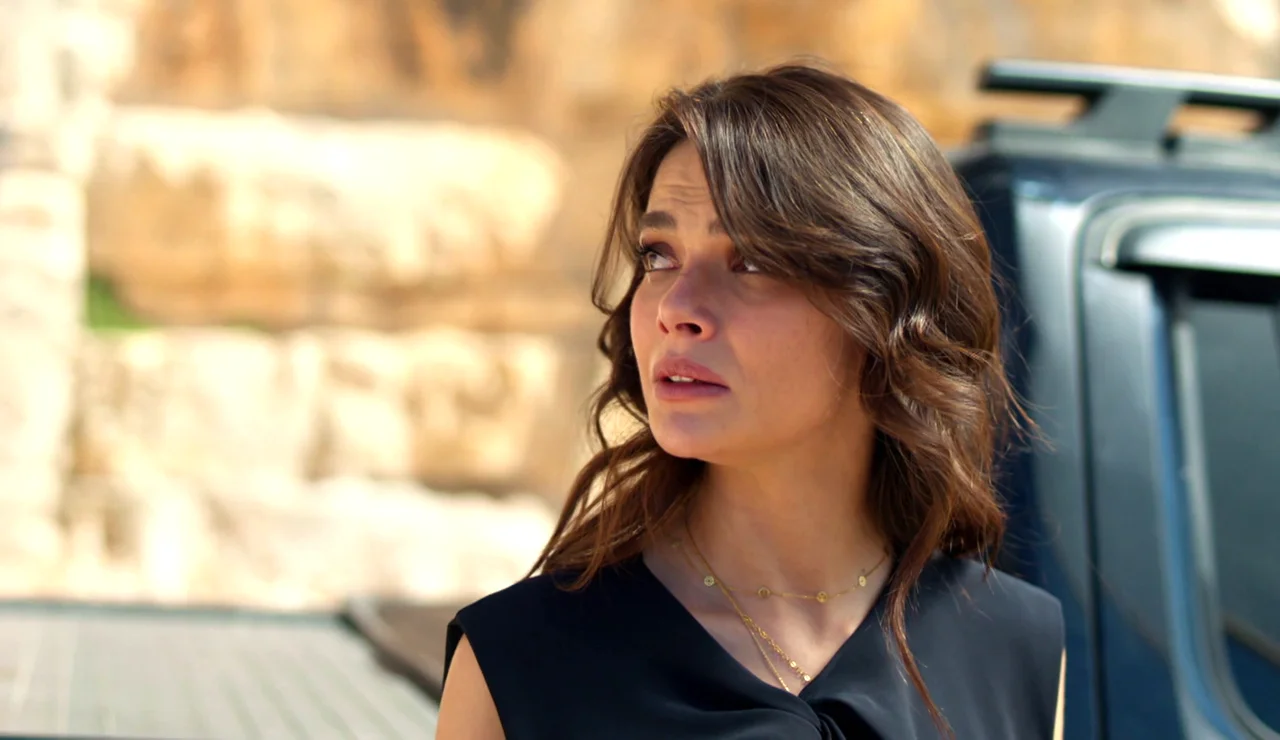 El vestido con el que Alya llegó a Mardin vuelve a marcar su despedida: ¿se marchará ahora con su hijo?