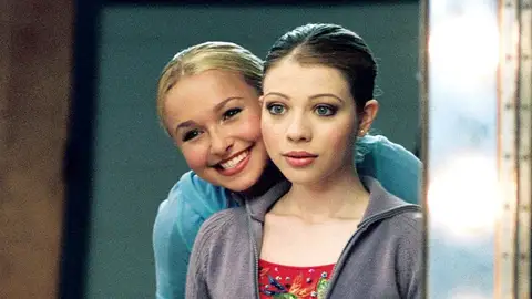 Hayden Panettiere y Michelle Trachtenberg Hayden Panettiere y Michelle Trachtenberg