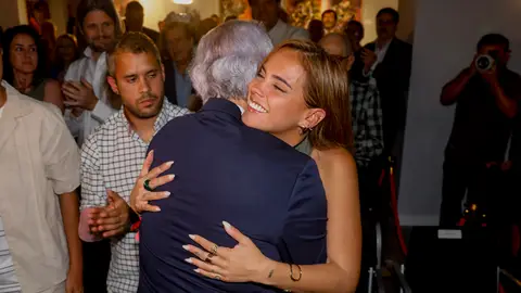Gloria Camila abrazando a su padre, José Ortega Cano Gloria Camila abrazando a su padre, José Ortega Cano