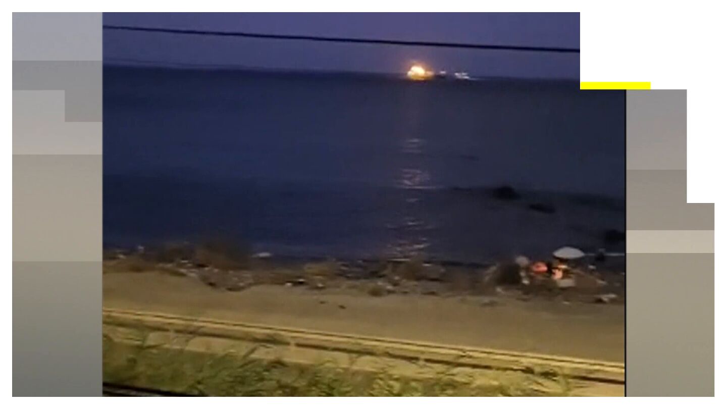 Cientos de migrantes regresan a la playa del Trampol&iacute;n
