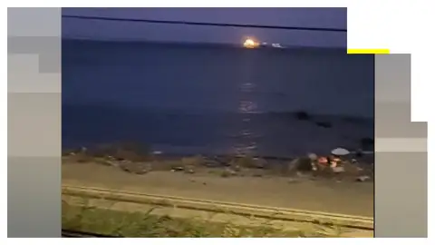 Cientos de migrantes regresan a la playa del Trampolín Cientos de migrantes regresan a la playa del Trampolín