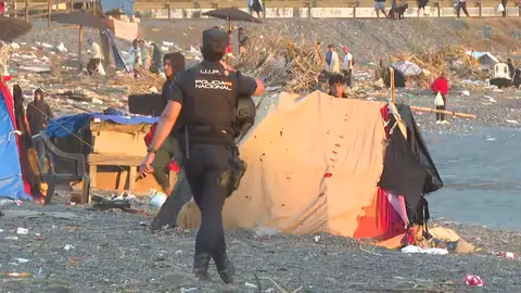 Nuevo desalojo de la playa del Trampolín Nuevo desalojo de la playa del Trampolín