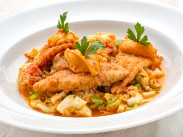 Una receta de esc&aacute;ndalo: Santi Rodr&iacute;guez cocina junto a Joseba Argui&ntilde;ano pipirrana con lenguado en adobo 