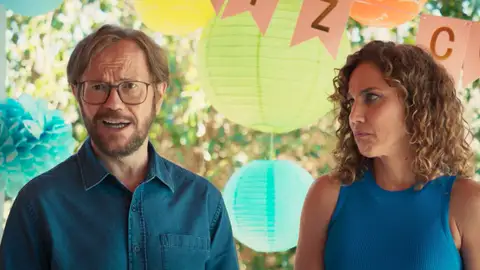 Santiago Segura y Toni Acosta en Padre no hay más que uno Santiago Segura y Toni Acosta en Padre no hay más que uno