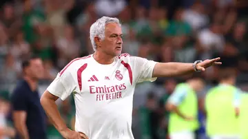 José Mourinho durante un partido de pretemporada con el Real Madrid José Mourinho durante un partido de pretemporada con el Real Madrid