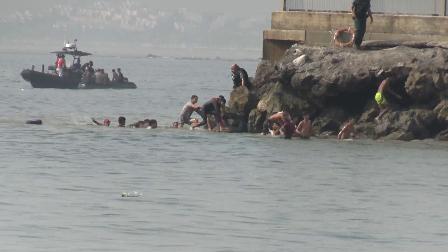 As&iacute; operan las mafias que trafican con personas de Ceuta a la Pen&iacute;nsula