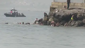 Así operan las mafias que trafican con personas de Ceuta a la Península Así operan las mafias que trafican con personas de Ceuta a la Península