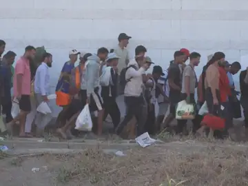 La lentitud de las devoluciones aumenta el caos en Ceuta La lentitud de las devoluciones aumenta el caos en Ceuta