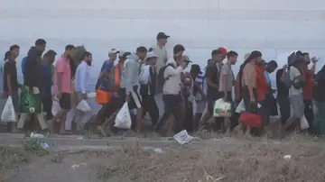 La lentitud de las devoluciones aumenta el caos en Ceuta La lentitud de las devoluciones aumenta el caos en Ceuta