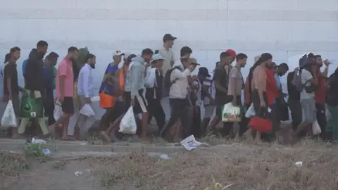 La lentitud de las devoluciones aumenta el caos en Ceuta La lentitud de las devoluciones aumenta el caos en Ceuta