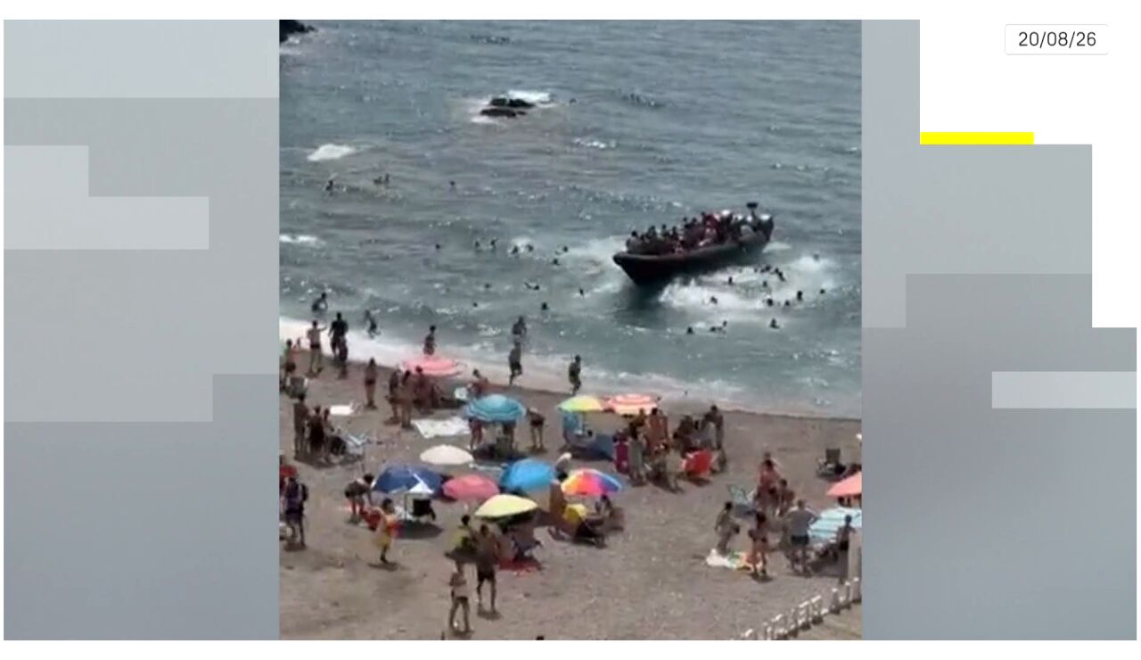Imagen de los migrantes llegando en patera a Cartagena.