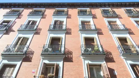 De 900 a 2.000€: el negocio de alquilar pisos por habitaciones que expulsa a los inquilinos De 900 a 2.000€: el negocio de alquilar pisos por habitaciones que expulsa a los inquilinos