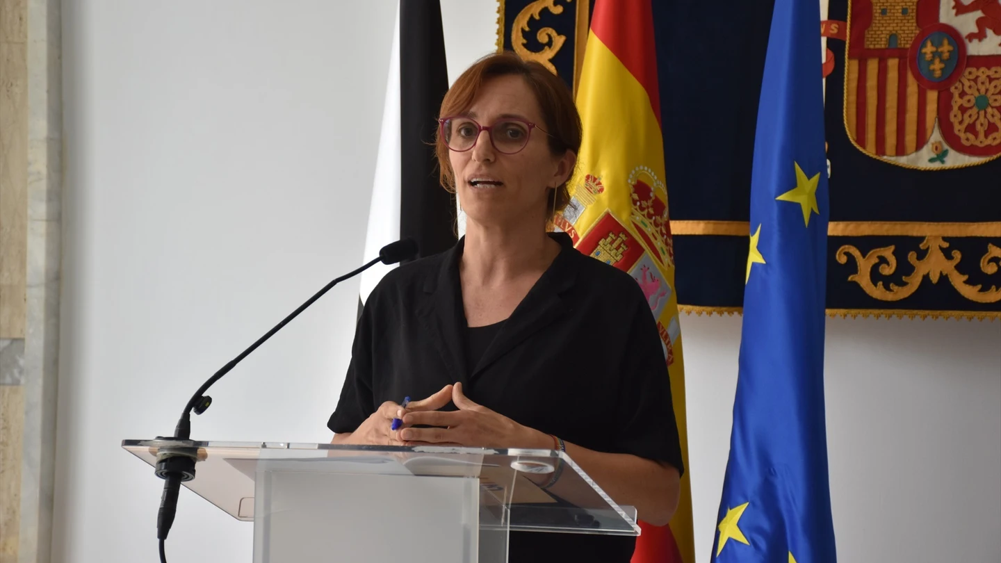 Mónica García responde a Feijóo sobre el confinamiento de migrantes en Ceuta: "Podría ser contraproducente" Mónica García responde a Feijóo sobre el confinamiento de migrantes en Ceuta: "Podría ser contraproducente"