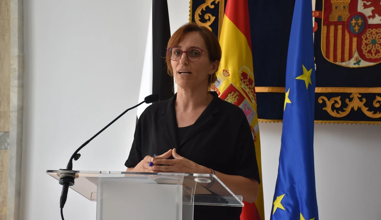 Mónica García responde a Feijóo sobre el confinamiento de migrantes en Ceuta: "Podría ser contraproducente"