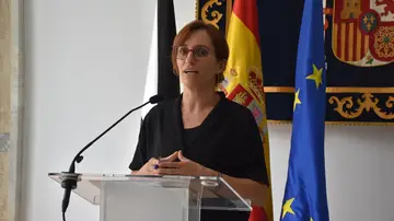 Mónica García responde a Feijóo sobre el confinamiento de migrantes en Ceuta: "Podría ser contraproducente" Mónica García responde a Feijóo sobre el confinamiento de migrantes en Ceuta: "Podría ser contraproducente"
