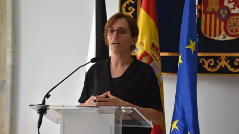 Mónica García responde a Feijóo sobre el confinamiento de migrantes en Ceuta: "Podría ser contraproducente" Mónica García responde a Feijóo sobre el confinamiento de migrantes en Ceuta: "Podría ser contraproducente"