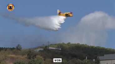 Los vecinos de G&aacute;tova vuelven a casa tras estabilizarse el incendio de la Sierra Calderona