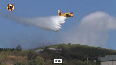 Los vecinos de Gátova vuelven a casa tras estabilizarse el incendio de la Sierra Calderona