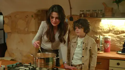 ¿Qué lleva la famosa sopa de tomate de Alya que enamora a Cihan y a su hijo en En tierra lejana? ¿Qué lleva la famosa sopa de tomate de Alya que enamora a Cihan y a su hijo en En tierra lejana?
