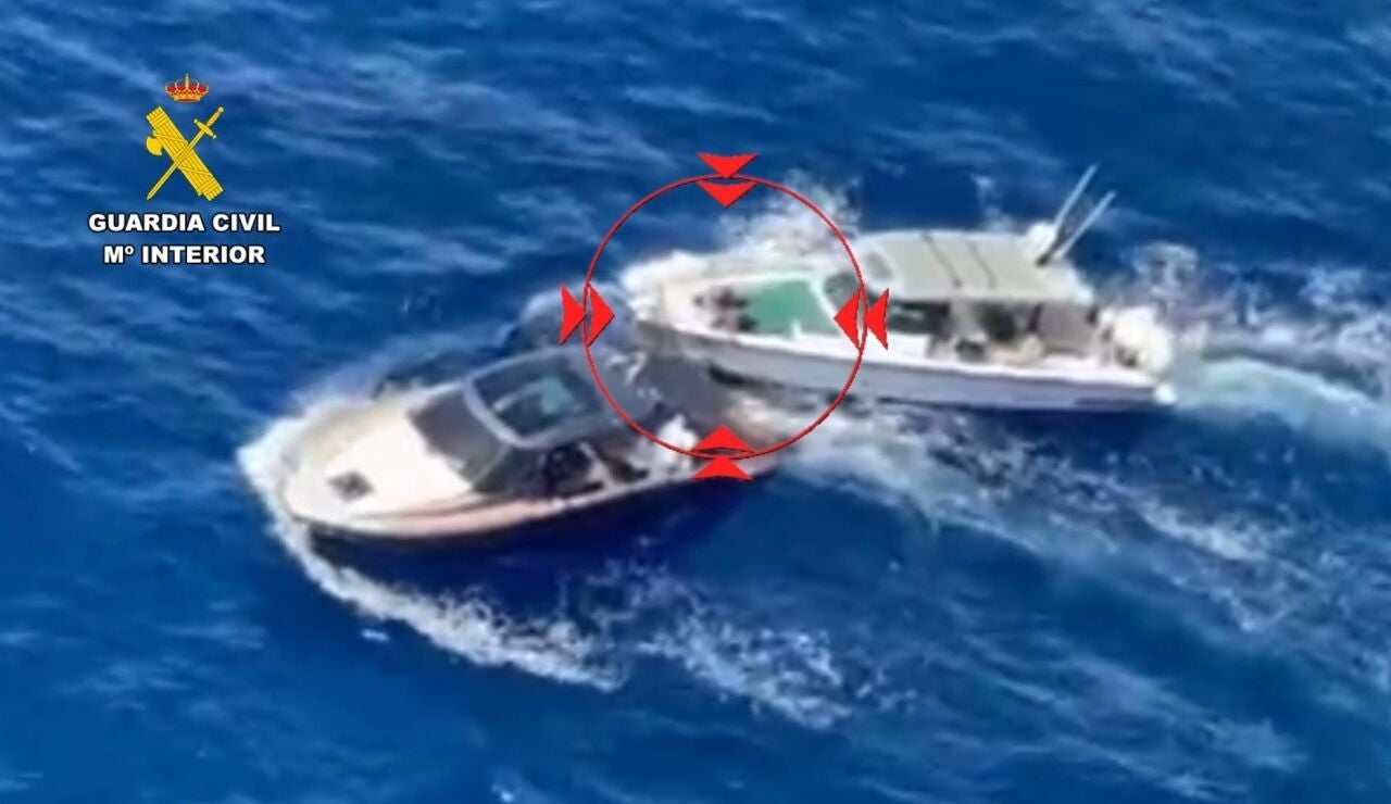 El ladr&oacute;n de un barco de un mill&oacute;n de euros en Mallorca embiste a la Guardia Civil durante una persecuci&oacute;n hasta Ibiza.