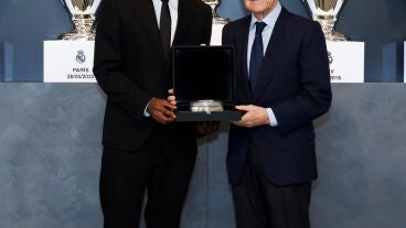 Yan Diomande, presentado con el Real Madrid
