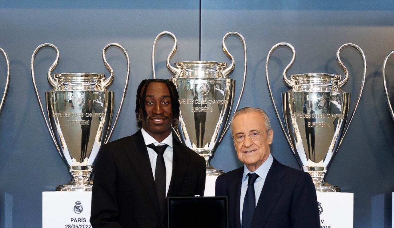 Yan Diomande, presentado con el Real Madrid