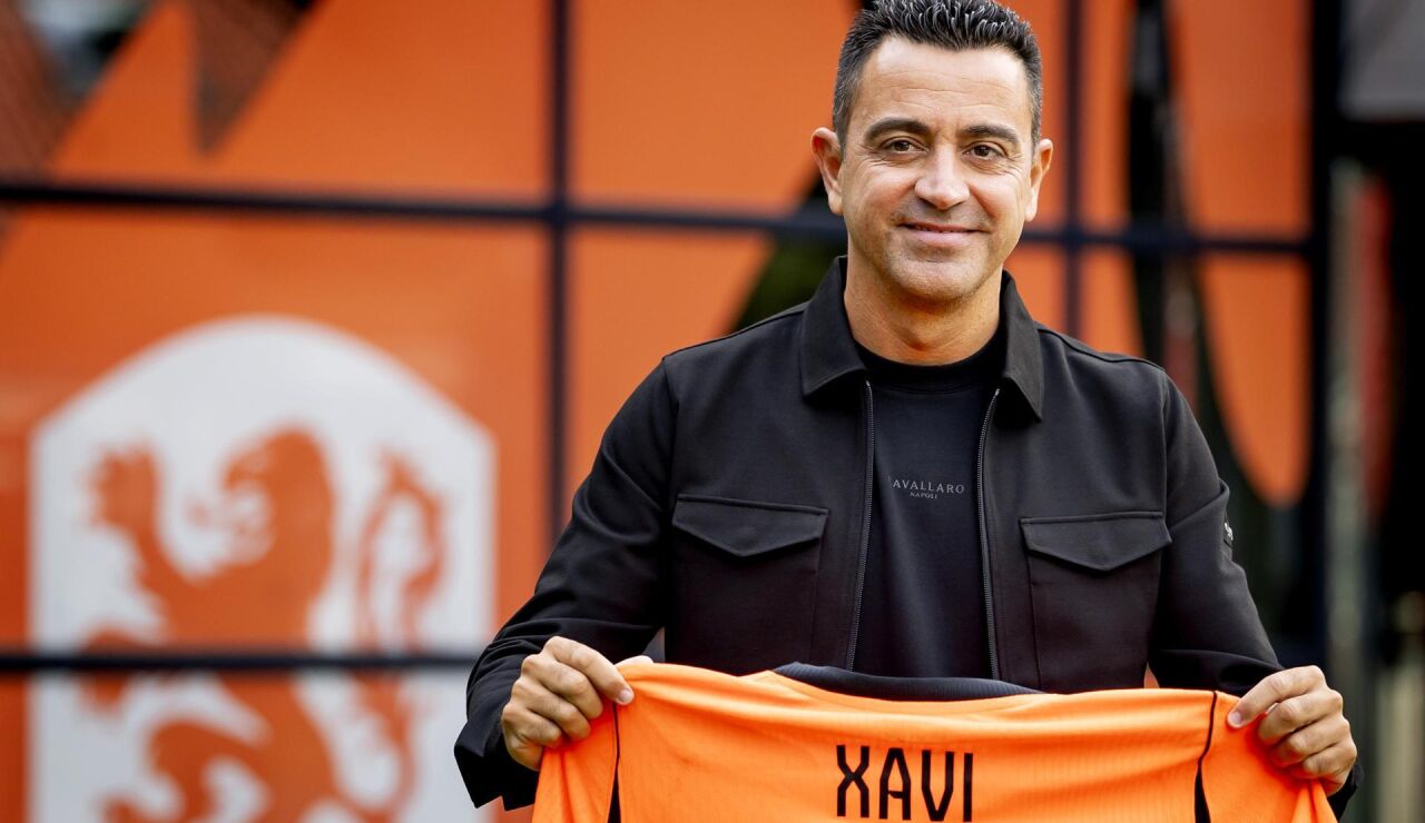 Xavi Hern&aacute;ndez, presentado como seleccionador de Pa&iacute;ses Bajos