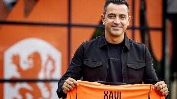 Xavi Hern&aacute;ndez, presentado como seleccionador de Pa&iacute;ses Bajos