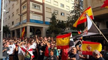 Centenares de ceut&iacute;es marchan contra la gesti&oacute;n del Gobierno de la crisis migratoria.