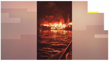 Imagen del barco ardiendo